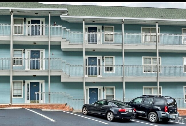 Building Photo - Knoxville 37916 - 3 bedroom, 2 bath condo ...
