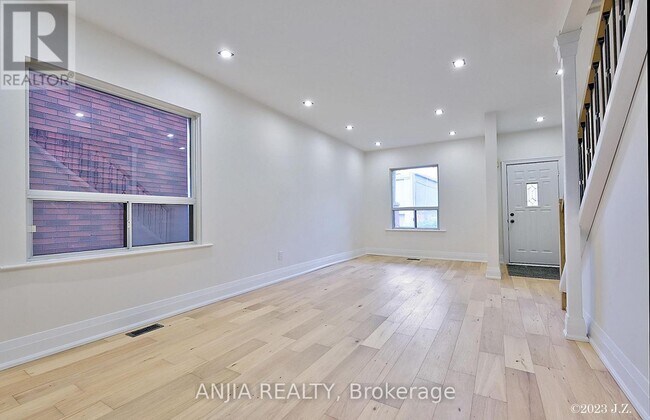 Photo - 36 Gough Ave
