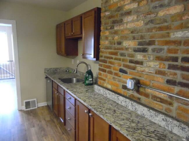 Photo - 105 S 18th St Unit apt A