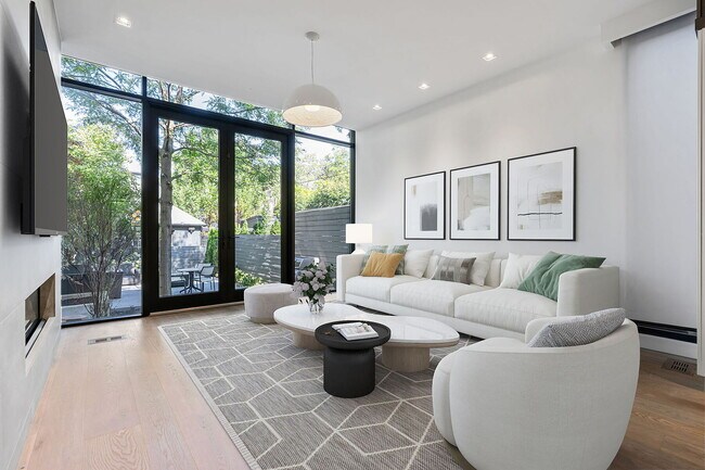 Photo - 76 Roxborough St W