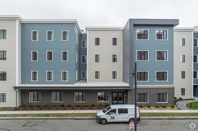 3 Mill St Tiverton, RI 02878