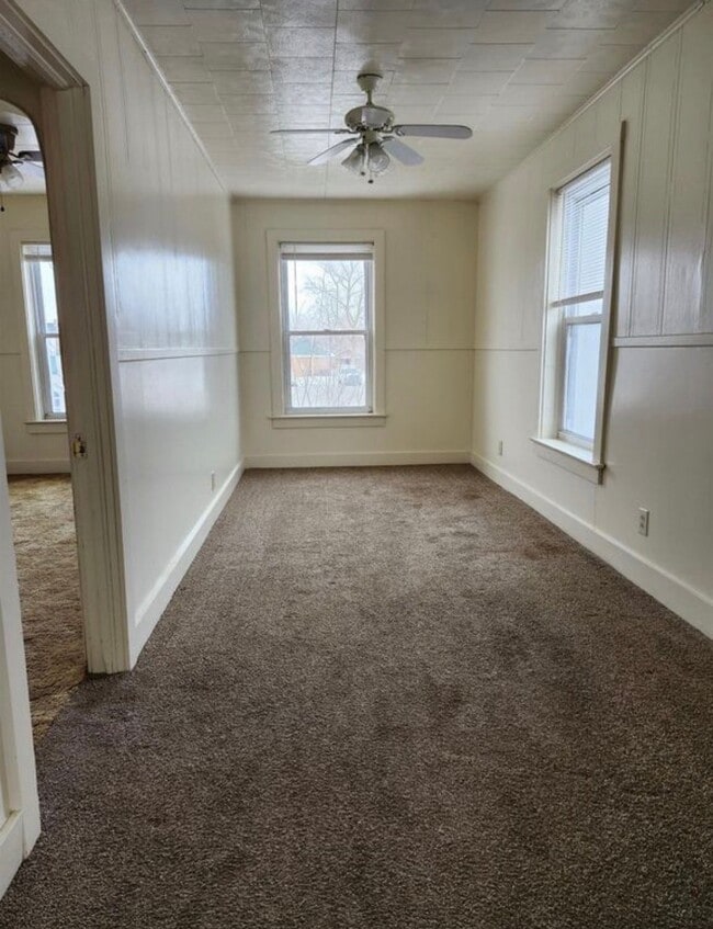 Photo - 208 E Van Buren St