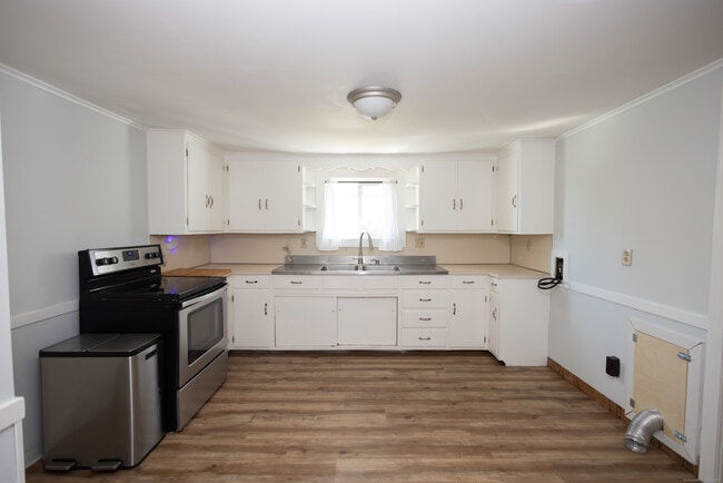 Photo - 148 Beecher St