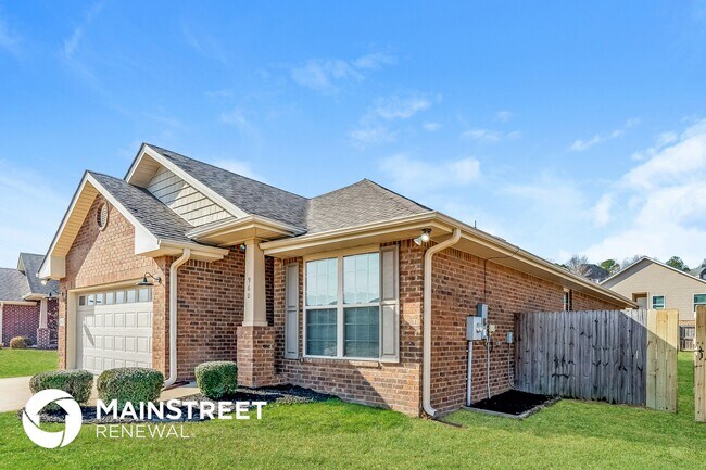 Photo - 960 Clover Ave