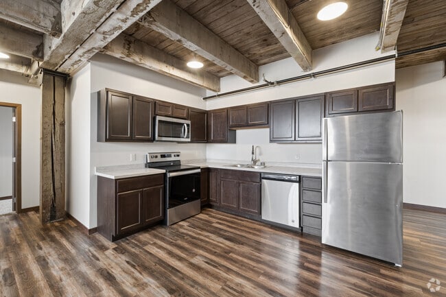 3BR, 2BA - 1,334SF - Kitchen