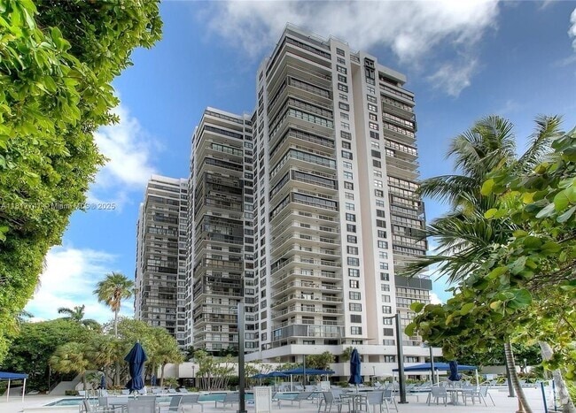 Building Photo - 2333 Brickell Ave Rental