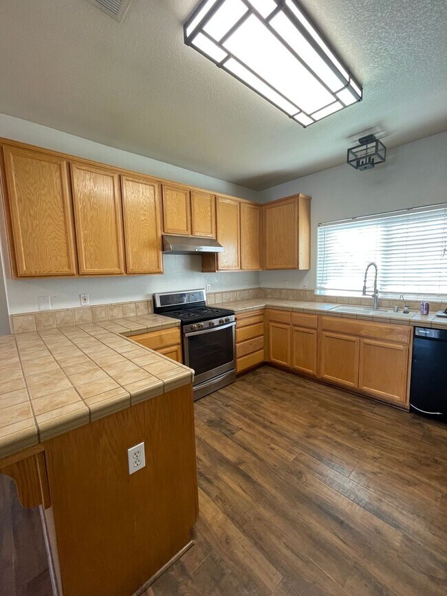 Photo - Luxury 3 Bed / 2 Bath Home with Pool and Solar Panels – Available 4/1/2026