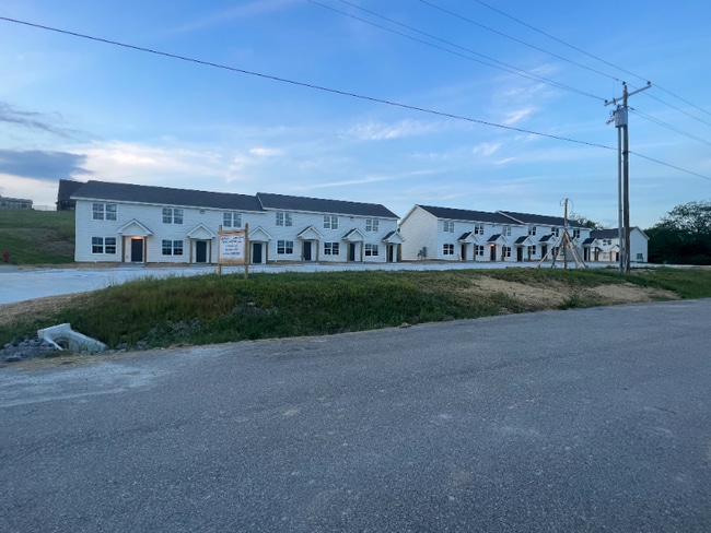 Building Photo - 43 Jacksons Ln