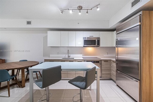 Photo - 1300 Brickell Bay Dr Unidad 700