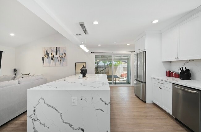 Building Photo - 895 Rutgers Ave Unit 895 Rutgers