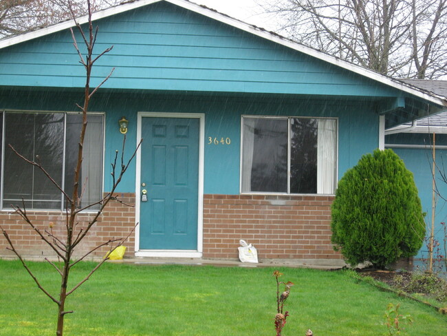 3 Bedroom duplex Near Mt. Hood CC availabl... - 3 Bedroom duplex Near Mt. Hood CC availabl... House