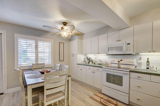 Photo - 5505 N Ocean Blvd Unidad 8-102