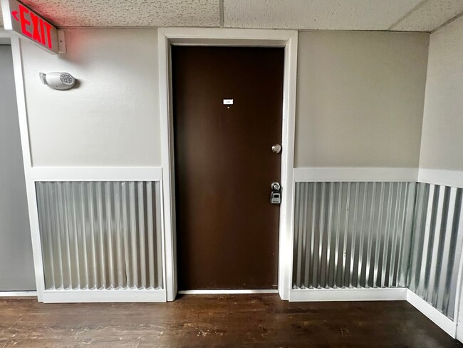 Photo - Mathews634 (KC-JF-NB) Unit C8