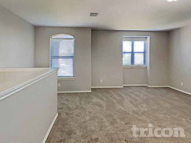 Photo - 320 Apricot Dr