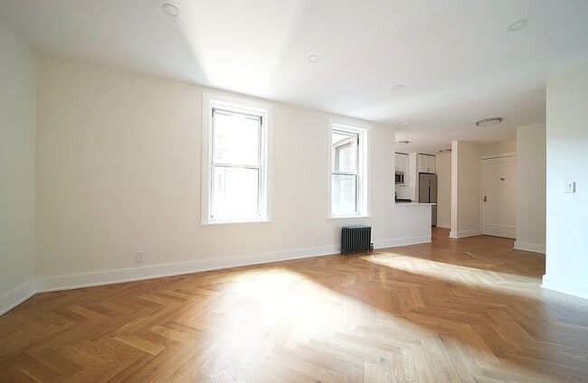 Photo - 30 Clinton St