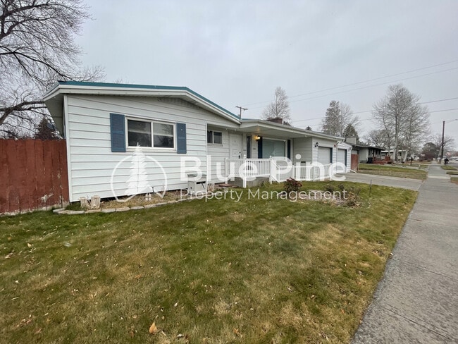 Building Photo - 1545 12th St