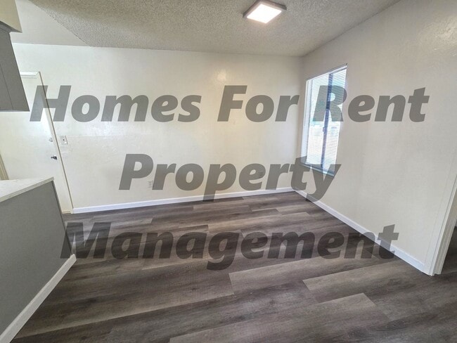 Photo - 1932 W Prospect Ave