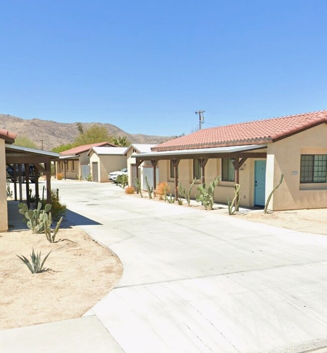 Building Photo - 6628 National Park Dr Unit 2