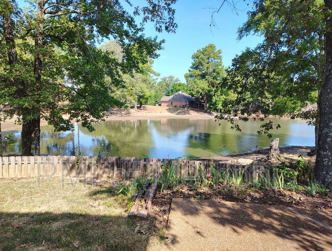Photo - 3067 Woodland Fern Cove