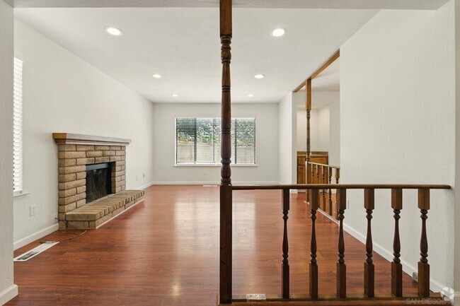 Building Photo - 1312 Shaddick Dr Rental