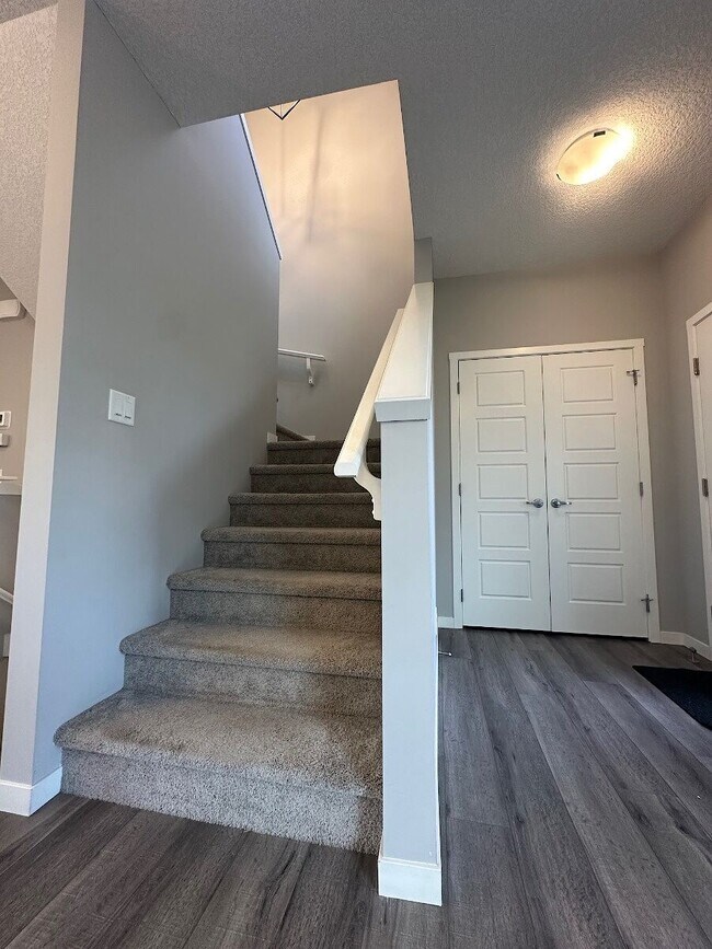 Photo - Stylish 3-Bedroom Townhouse in Harvest Hills – Perfect for Family Living (IP009)