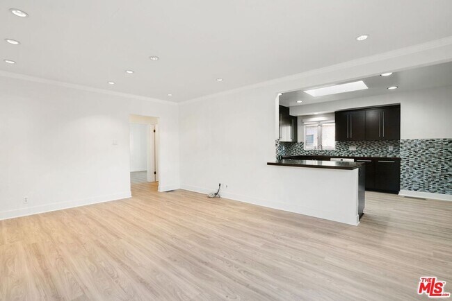 Photo - 2658 34th St