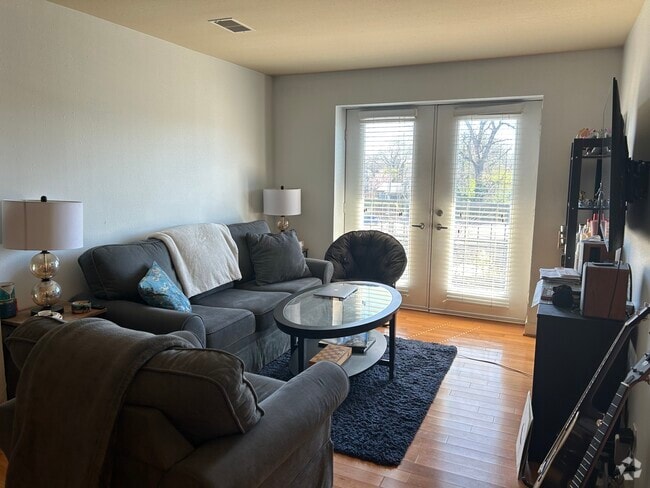 Building Photo - 5630 Pershing Ave Unit 35 Rental