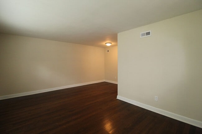 2702 Howell Terrace