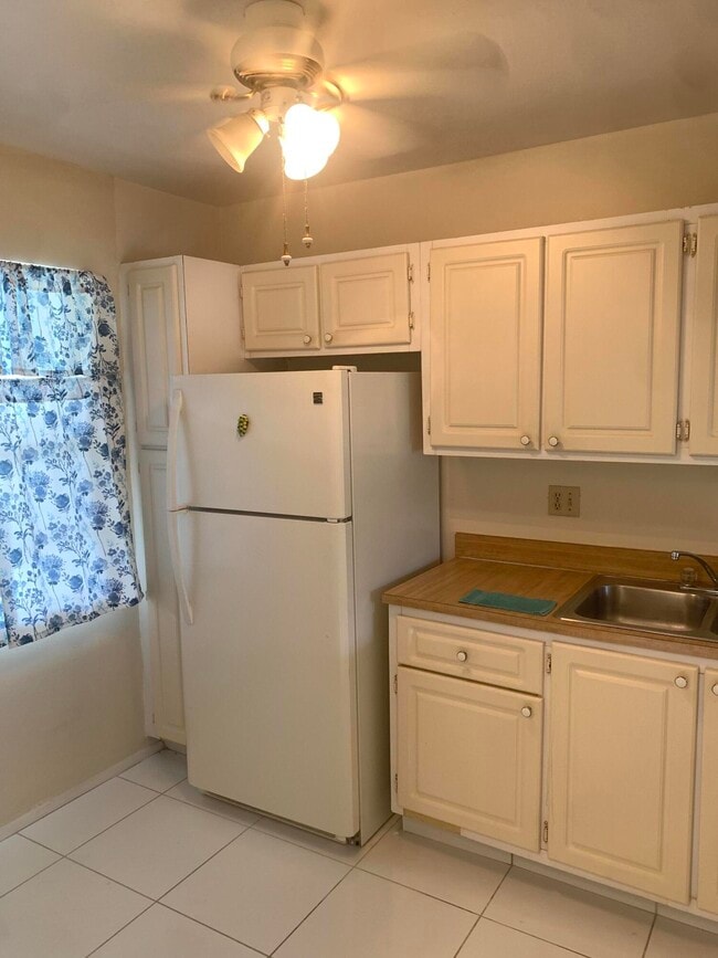 Photo - 220 Lake Constance Dr