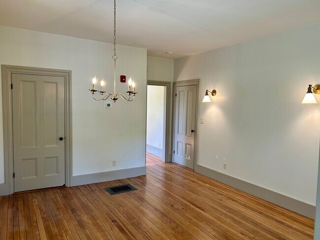 Photo - 831 Lexington Rd