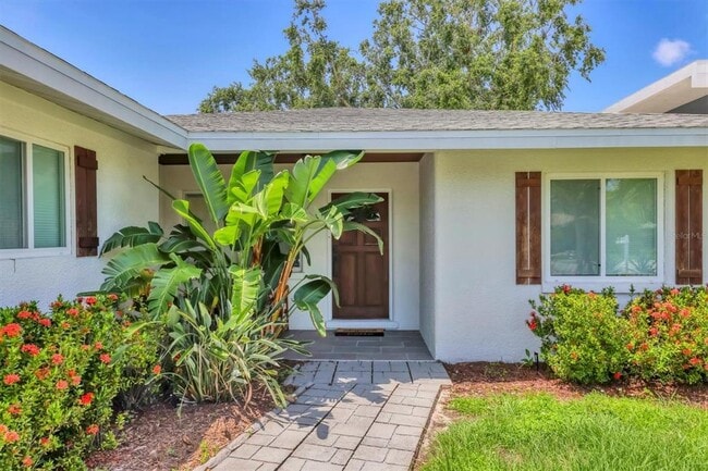 Photo - 2141 Hyde Park St