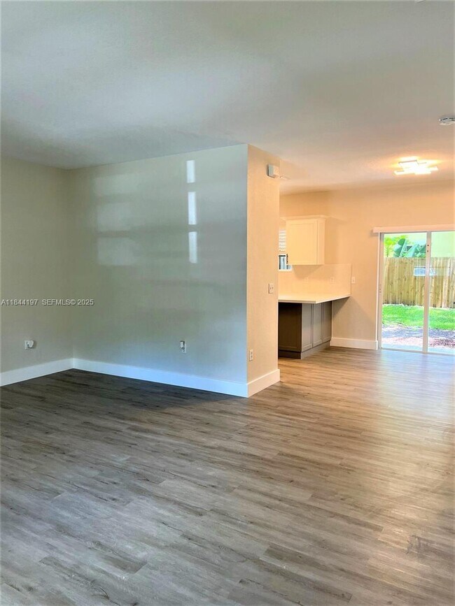 Photo - 2731 NE 3rd Dr