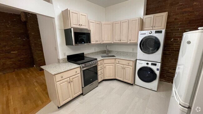 Building Photo - 87 Prince St Rental