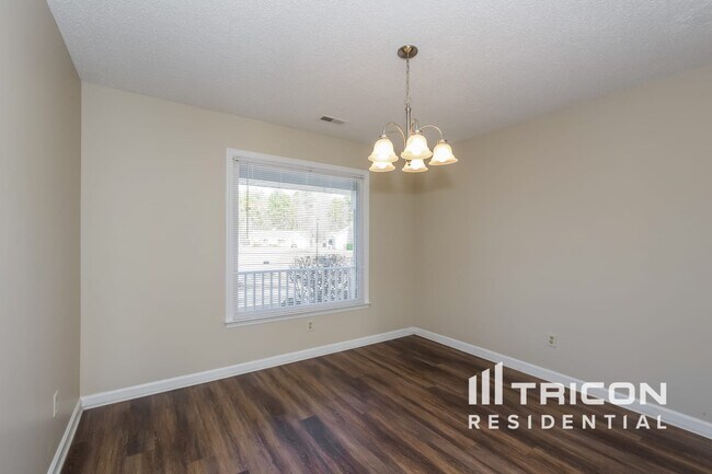 Photo - 5 Seton Hall Ct