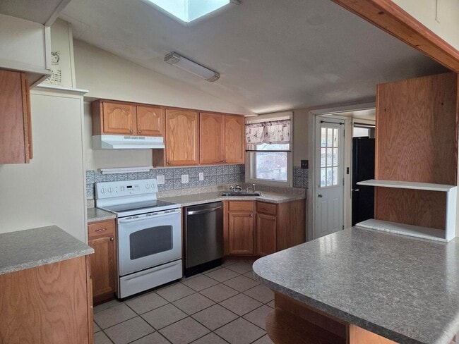 Photo - 645 Linden Ln