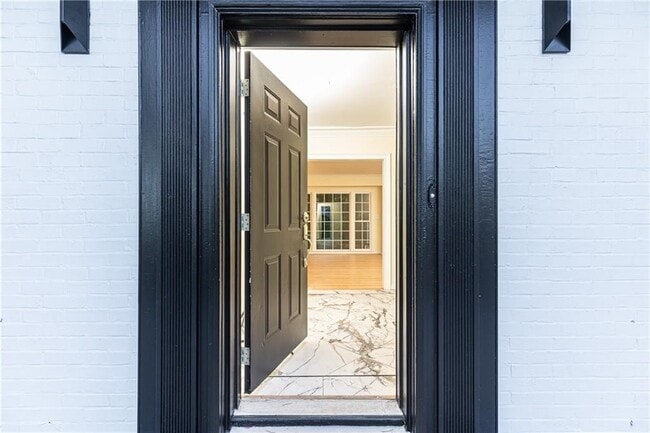 Photo - 200 W Paces Ferry Rd NW