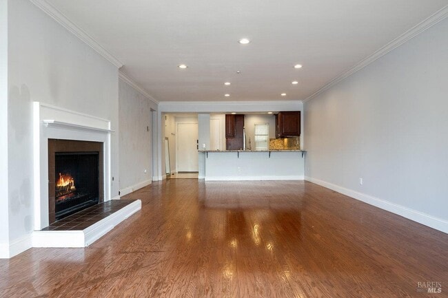 Photo - 120 Seminary Dr