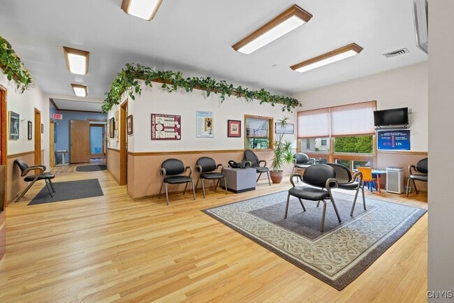 Building Photo - 1628 W Genesee St