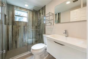 Photo - 624 NE 10th Ave Unit 1