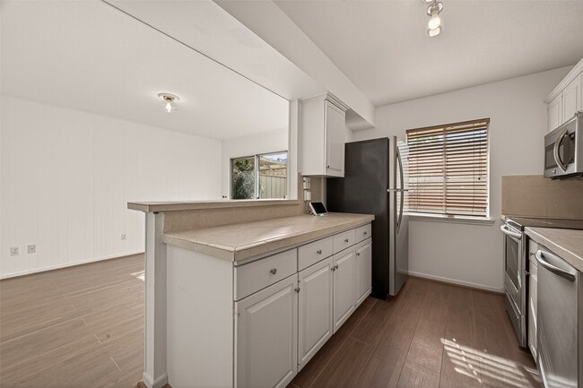 Photo - 6418 Olympia Dr Unidad 127