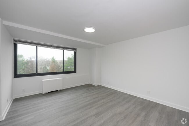 3BR, 2BA - 1,250 SF - Primary Bedroom