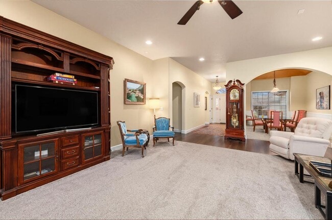 Photo - 3068 E Shadoweagle Dr