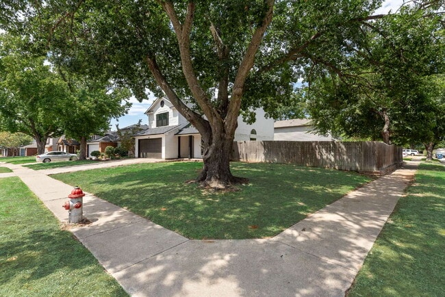 Building Photo - Updated Two-Story Home with Pool – Minutes from Lake Grapevine!