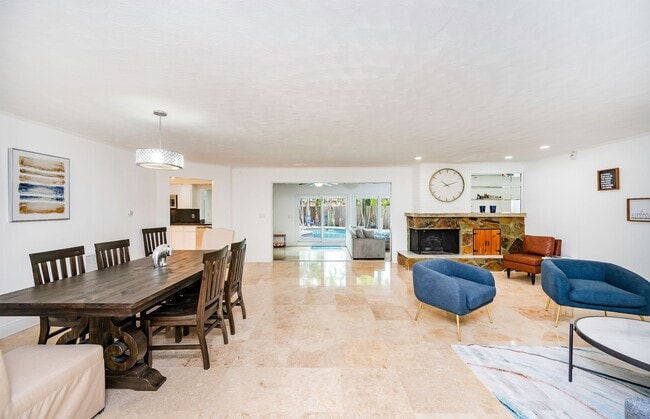 Photo - 1031 Redbird Ave