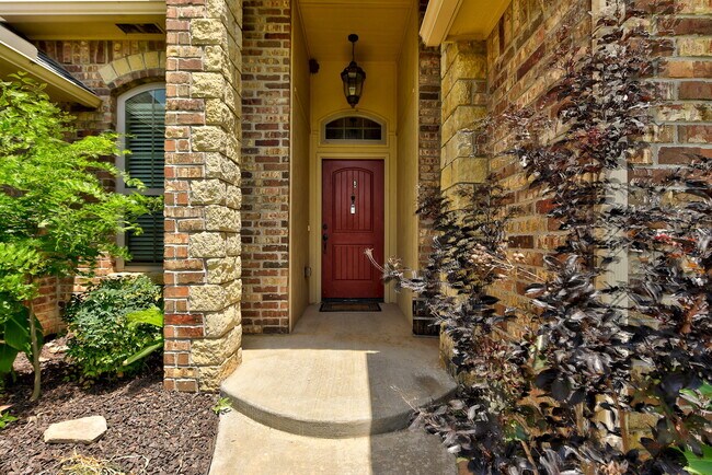 Photo - 301 SW 170th St