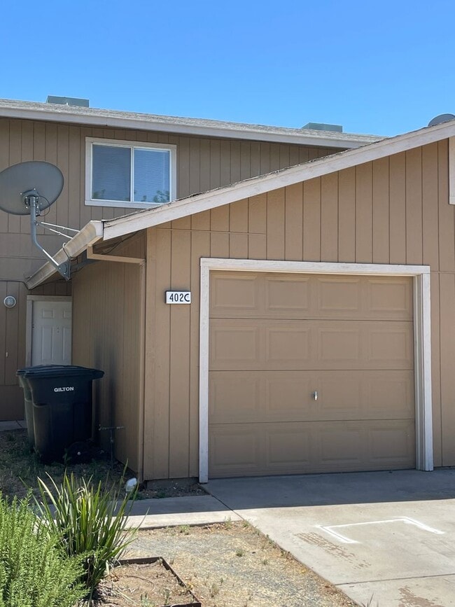 Close to Downtown - Close to Downtown Apartment Unit #C