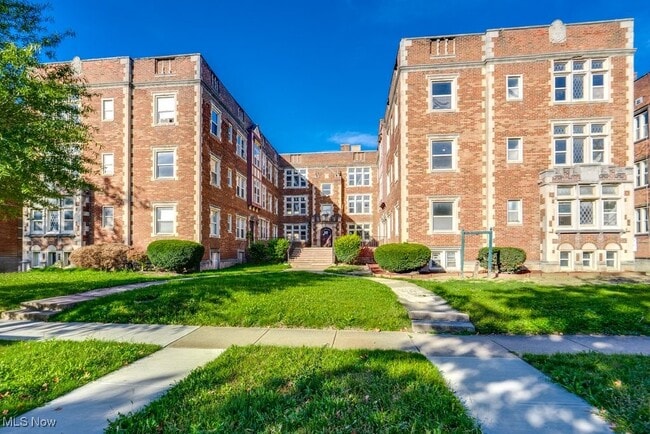 Photo - 2828 S Moreland Blvd