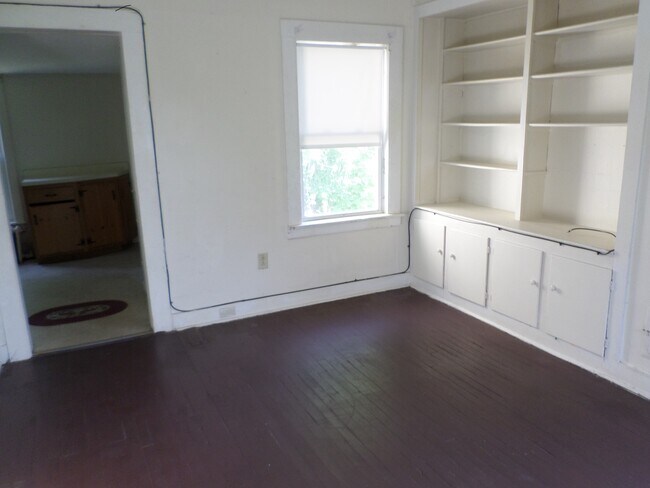 Photo - 146 Colchester Ave