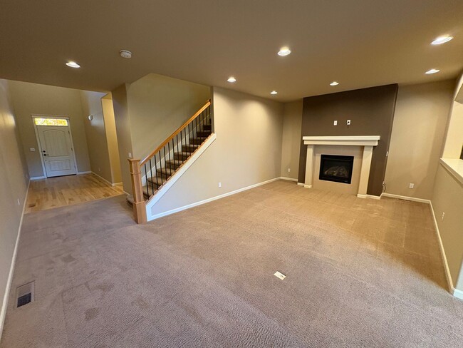 Photo - Beautiful 3 Bed/2.5 Bath Townhome in SE Be...
