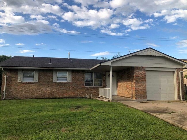 Building Photo - 6910 SW Forest Ave